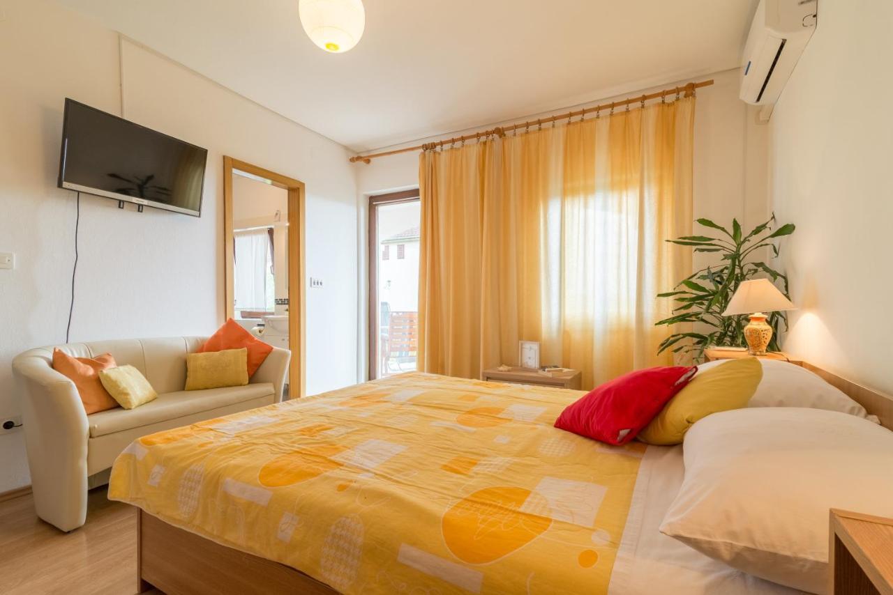Apartments Bepina Biograd Na Moru Eksteriør billede